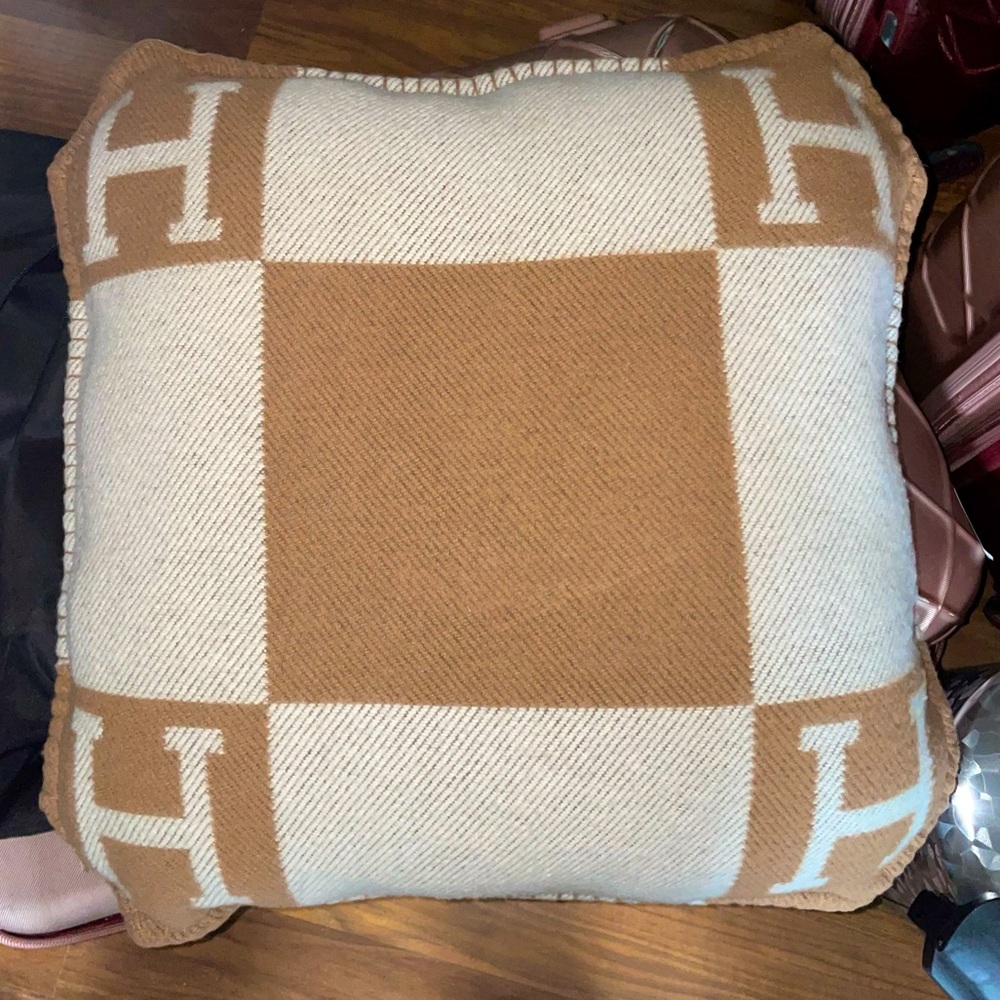 Hermès Avalon pillow